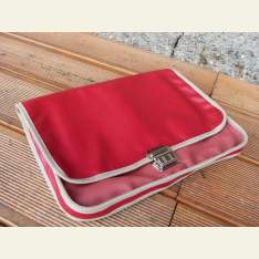 laptop-Tasche_fawwi_upcycling_rot_17_zoll